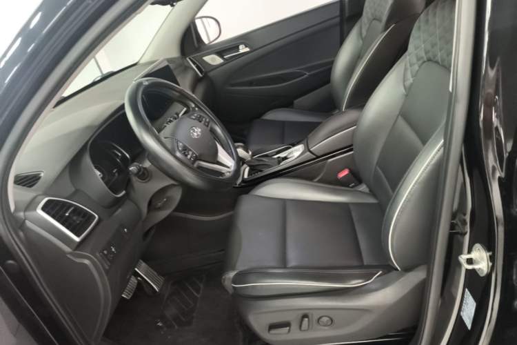 Used Hyundai Tucson 2019 280TGDi Dual-Clutch Two-Wheel Drive Smart Connect Version China VI Left Front Seat