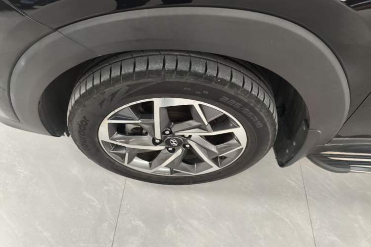 Used Hyundai Tucson 2019 280TGDi Dual-Clutch Two-Wheel Drive Smart Connect Version China VI Left Front Wheel Hub