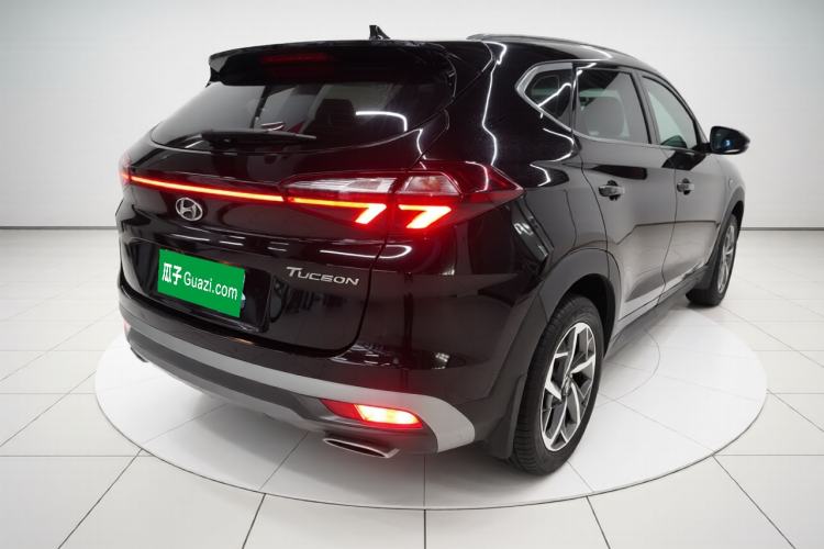 Used Hyundai Tucson 2019 280TGDi Dual-Clutch Two-Wheel Drive Fashion Edition China VI Standard Rear Right 45 Deg