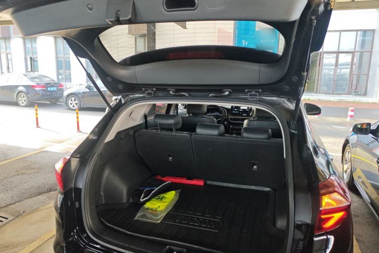 Used Hyundai Tucson 2019 280TGDi Dual-Clutch Two-Wheel Drive Smart Connect Version China VI Trunk