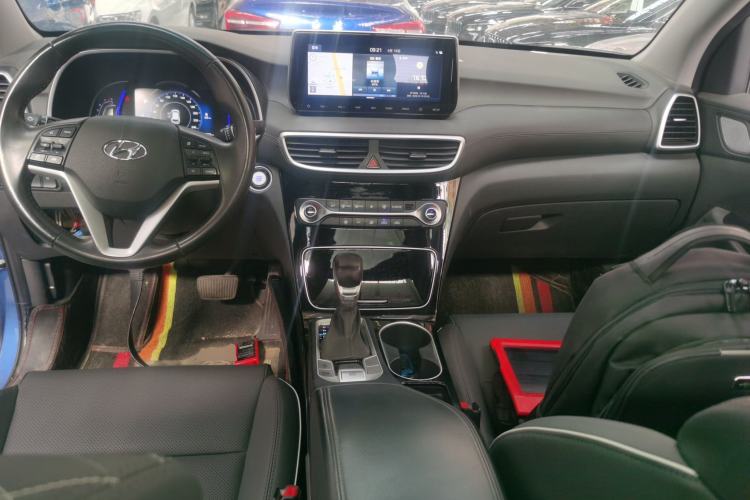Used Hyundai Tucson 2019 280TGDi Dual-Clutch Two-Wheel Drive Fashion Edition China VI Standard Center Console
