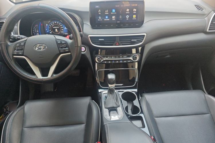 Used Hyundai Tucson 2019 280TGDi Dual-Clutch Two-Wheel Drive Smart Connect Version China VI Center Console