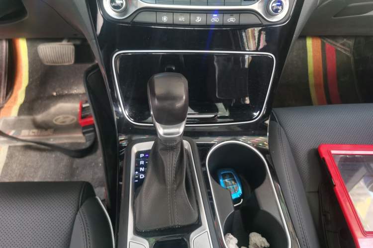 Used Hyundai Tucson 2019 280TGDi Dual-Clutch Two-Wheel Drive Fashion Edition China VI Standard Gear Lever