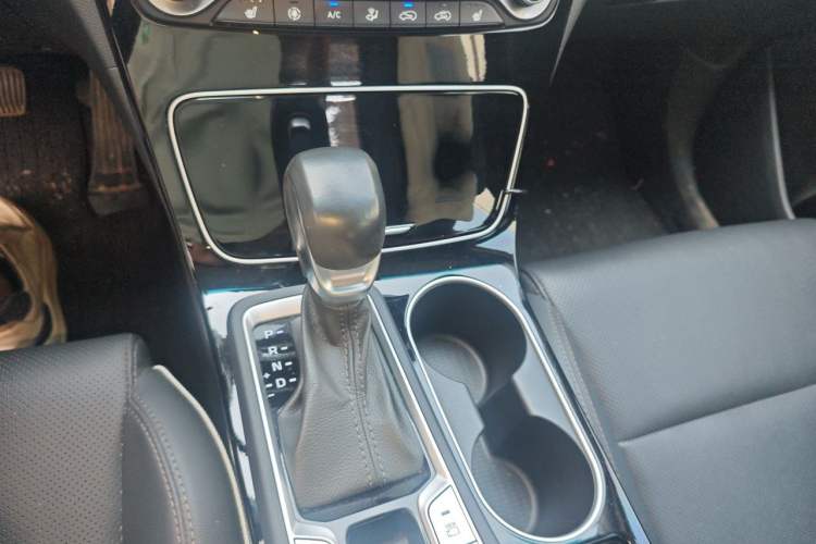 Used Hyundai Tucson 2019 280TGDi Dual-Clutch Two-Wheel Drive Smart Connect Version China VI Gear Lever