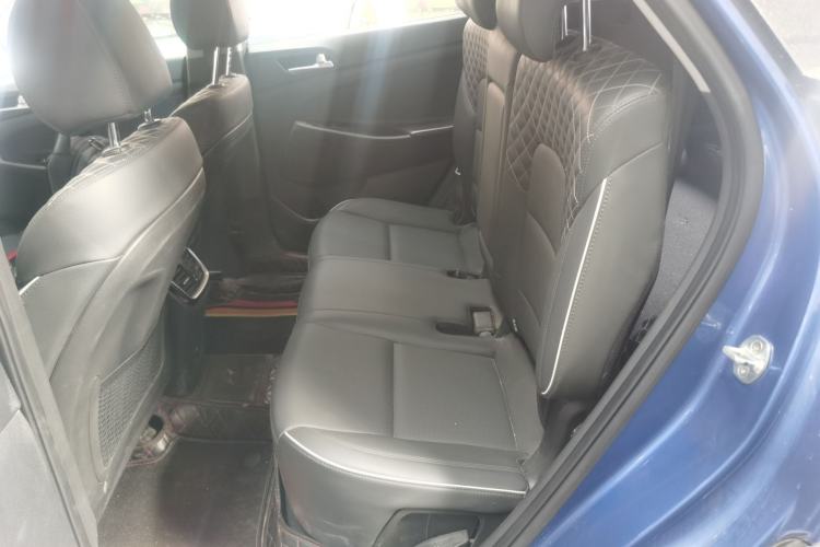 Used Hyundai Tucson 2019 280TGDi Dual-Clutch Two-Wheel Drive Fashion Edition China VI Standard Left Rear Seat