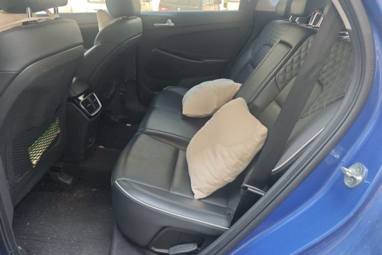 Used Hyundai Tucson 2019 280TGDi Dual-Clutch Two-Wheel Drive Smart Connect Version China VI Left Rear Seat