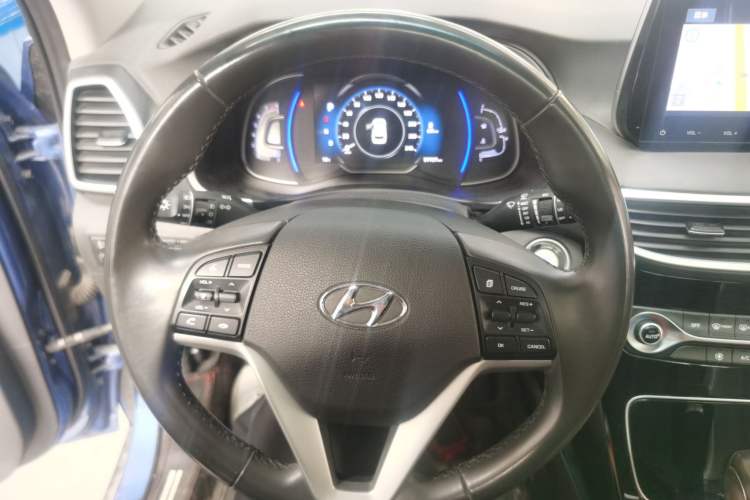 Used Hyundai Tucson 2019 280TGDi Dual-Clutch Two-Wheel Drive Fashion Edition China VI Standard Steering Wheel