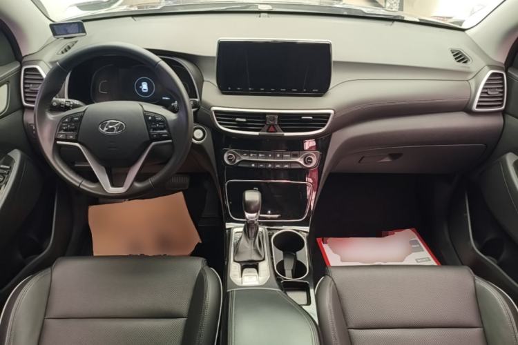 Used Hyundai Tucson 2019 280TGDi Dual-Clutch Two-Wheel Drive Fashion Edition China V Standard Center Console