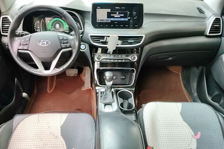 Used Hyundai Tucson 2019 280TGDi Dual-Clutch Two-Wheel Drive Fashion Edition China VI Standard Center Console