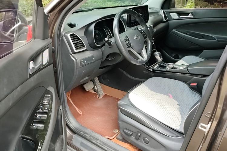 Used Hyundai Tucson 2019 280TGDi Dual-Clutch Two-Wheel Drive Fashion Edition China VI Standard Driver Seat