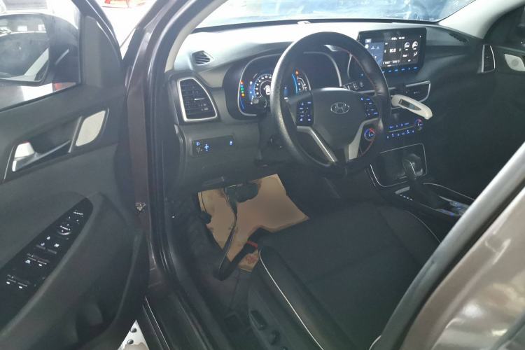 Used Hyundai Tucson 2019 280TGDi Dual-Clutch Two-Wheel Drive Smart Connect Version China V Standard Driver Seat