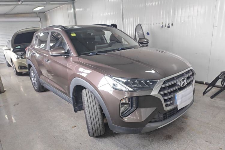 Used Hyundai Tucson 2019 280TGDi Dual-Clutch Two-Wheel Drive Fashion Edition China VI Standard Front Right 45 Deg