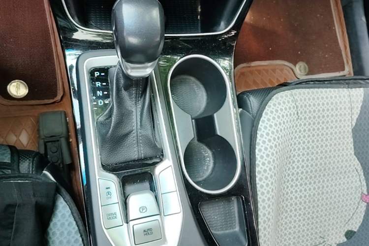 Used Hyundai Tucson 2019 280TGDi Dual-Clutch Two-Wheel Drive Fashion Edition China VI Standard Gear Lever