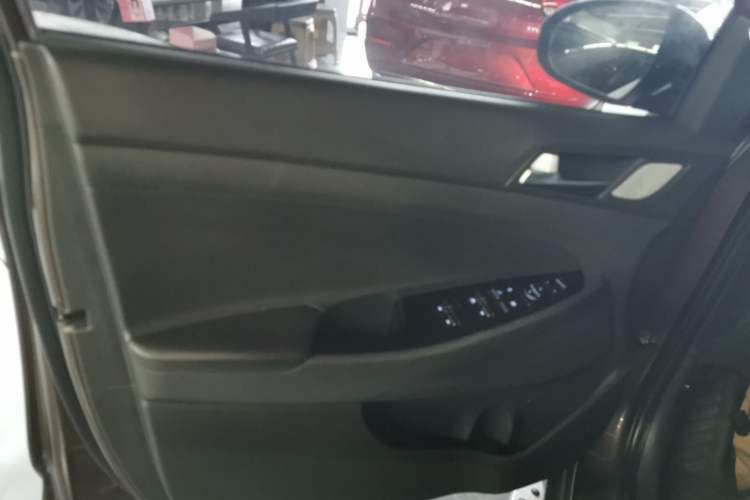 Used Hyundai Tucson 2019 280TGDi Dual-Clutch Two-Wheel Drive Smart Connect Version China V Standard Left Front Door Interior