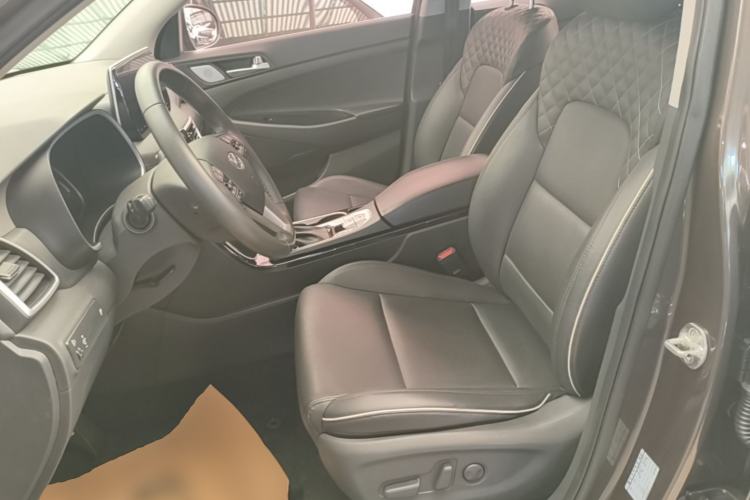 Used Hyundai Tucson 2019 280TGDi Dual-Clutch Two-Wheel Drive Fashion Edition China V Standard Left Front Seat