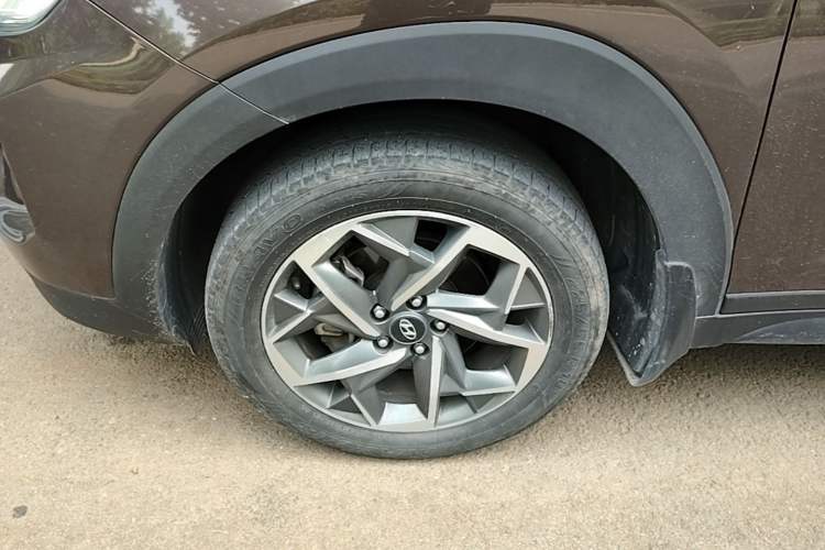 Used Hyundai Tucson 2019 280TGDi Dual-Clutch Two-Wheel Drive Fashion Edition China VI Standard Left Front Wheel Hub