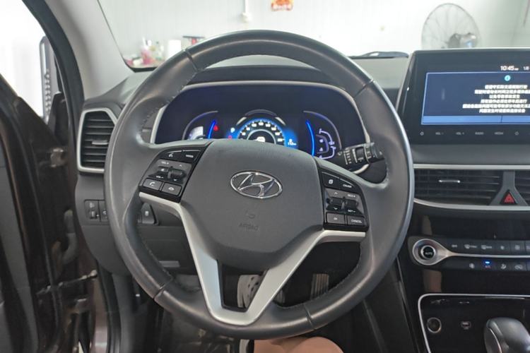 Used Hyundai Tucson 2019 280TGDi Dual-Clutch Two-Wheel Drive Fashion Edition China VI Standard Steering Wheel