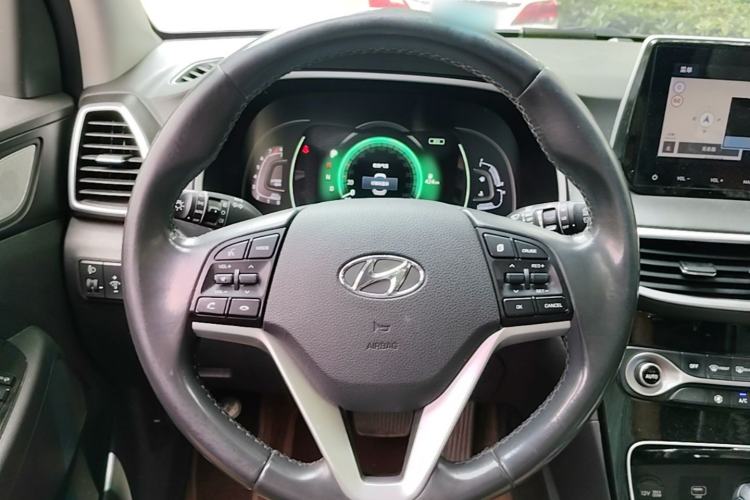 Used Hyundai Tucson 2019 280TGDi Dual-Clutch Two-Wheel Drive Fashion Edition China VI Standard Steering Wheel