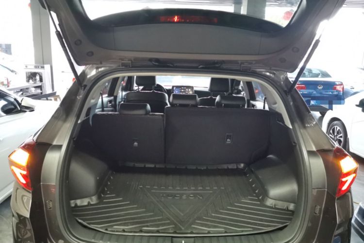 Used Hyundai Tucson 2019 280TGDi Dual-Clutch Two-Wheel Drive Smart Connect Version China V Standard Trunk