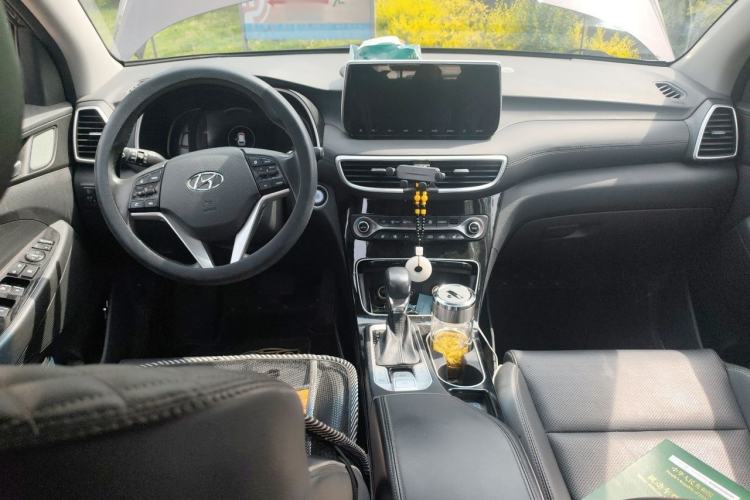 Used Hyundai Tucson 2019 280TGDi Dual-Clutch Two-Wheel Drive Smart Connect Version China V Standard Center Console