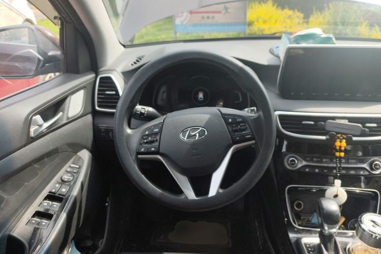 Used Hyundai Tucson 2019 280TGDi Dual-Clutch Two-Wheel Drive Smart Connect Version China V Standard Steering Wheel