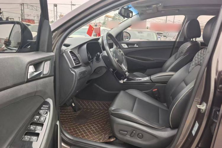 Used Hyundai Tucson 2019 280TGDi Dual-Clutch Two-Wheel Drive Fashion Edition China V Standard Interior 2
