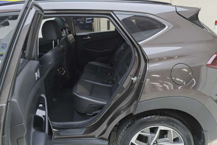 Used Hyundai Tucson 2019 280TGDi Dual-Clutch Two-Wheel Drive Fashion Edition China V Standard Right Rear Seat