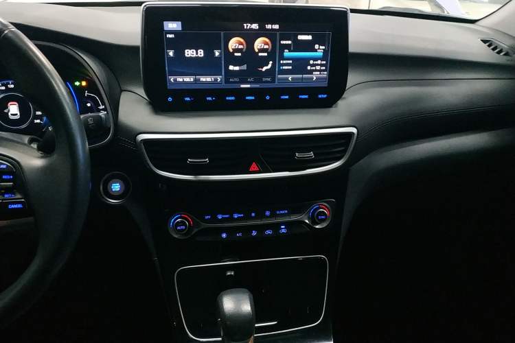 Used Hyundai Tucson 2019 280TGDi Dual-Clutch Two-Wheel Drive Fashion Edition China VI Standard Audio And AC Panel