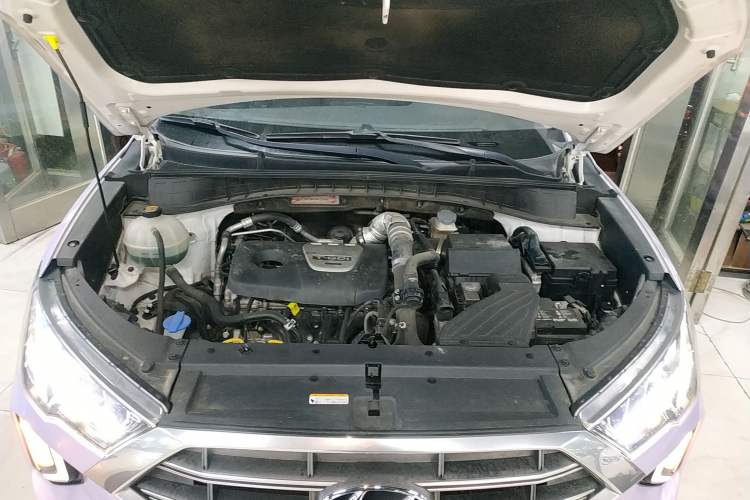 Used Hyundai Tucson 2019 280TGDi Dual-Clutch Two-Wheel Drive Fashion Edition China VI Standard Engine Bay