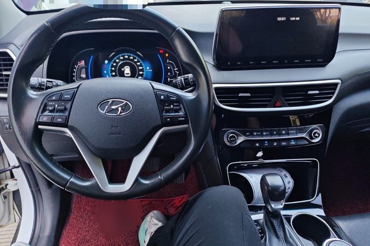 Used Hyundai Tucson 2019 280TGDi Dual-Clutch Two-Wheel Drive Fashion Edition China VI Standard Interior 2