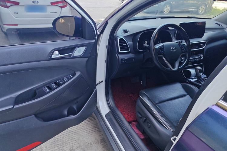 Used Hyundai Tucson 2019 280TGDi Dual-Clutch Two-Wheel Drive Fashion Edition China VI Standard Interior 3