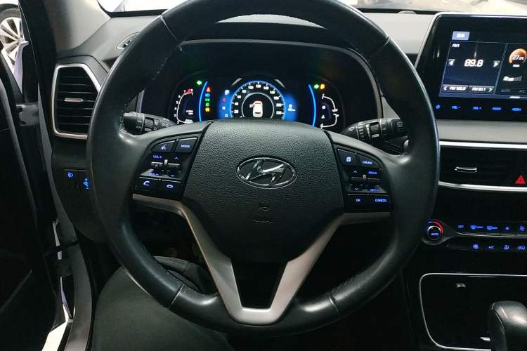 Used Hyundai Tucson 2019 280TGDi Dual-Clutch Two-Wheel Drive Fashion Edition China VI Standard Steering Wheel