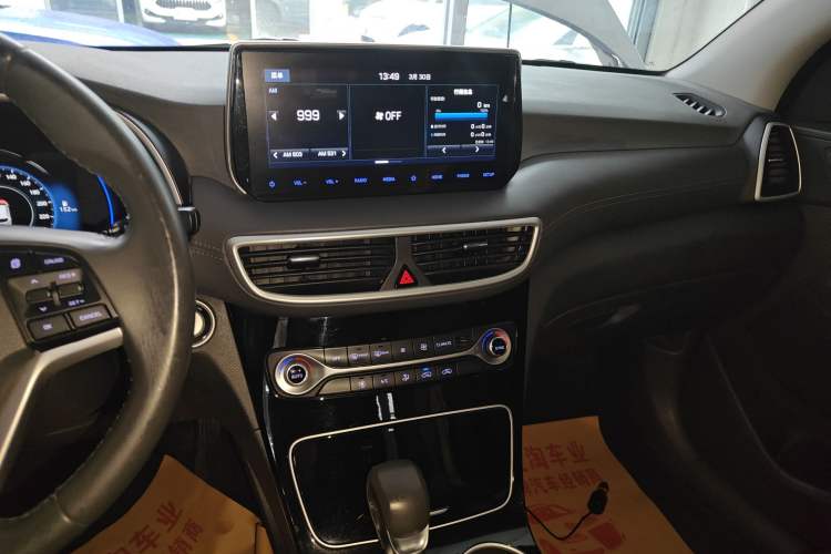 Used Hyundai Tucson 2019 280TGDi Dual-Clutch Two-Wheel Drive Fashion Edition China VI Standard Audio And AC Panel