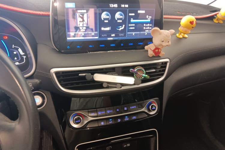 Used Hyundai Tucson 2019 280TGDi Dual-Clutch Two-Wheel Drive Luxury Edition China V Standard Audio And AC Panel