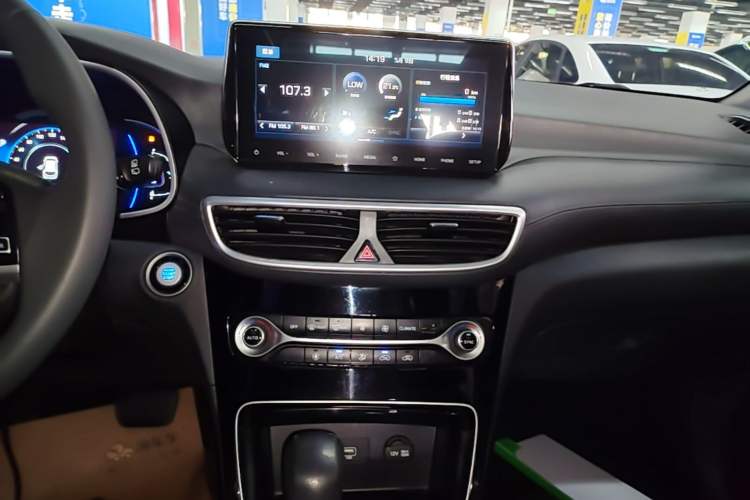 Used Hyundai Tucson 2019 280TGDi Dual-Clutch Two-Wheel Drive Fashion Edition China VI Standard Audio And AC Panel