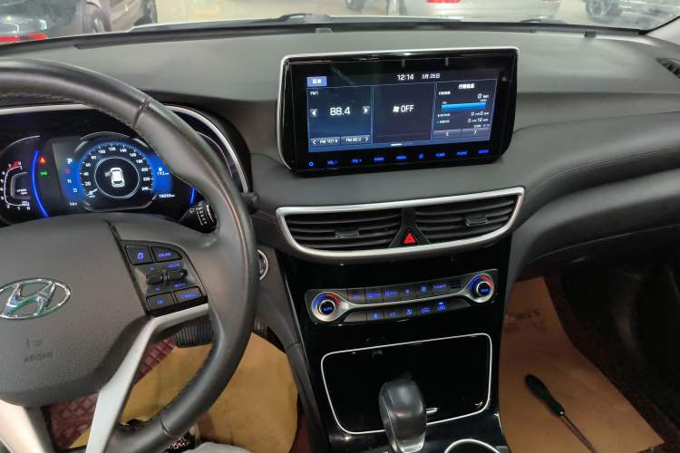 Used Hyundai Tucson 2019 280TGDi Dual-Clutch Two-Wheel Drive Fashion Edition China VI Standard Audio And AC Panel