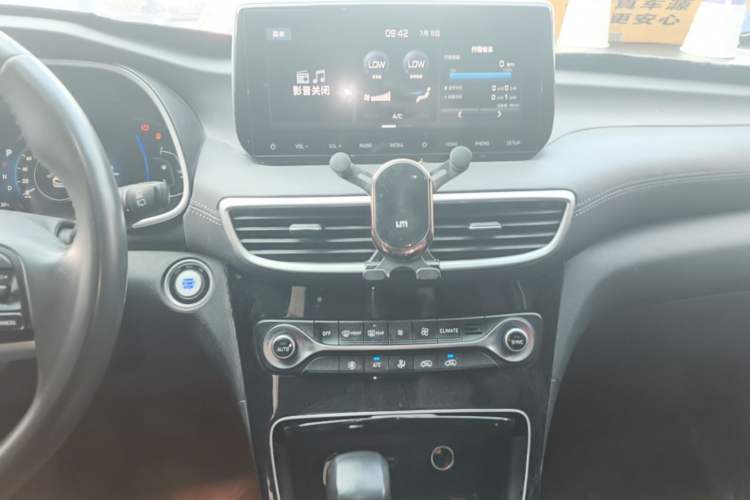 Used Hyundai Tucson 2019 280TGDi Dual-Clutch Two-Wheel Drive Fashion Edition China VI Standard Audio And AC Panel