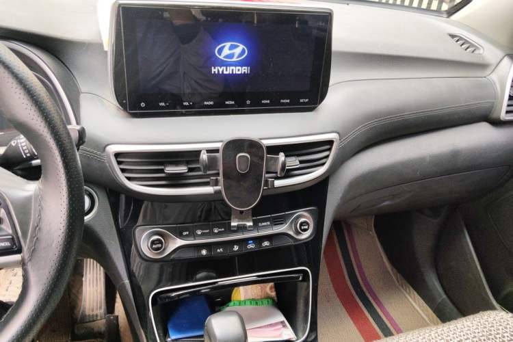 Used Hyundai Tucson 2019 280TGDi Dual-Clutch Two-Wheel Drive Fashion Edition China V Standard Audio And AC Panel
