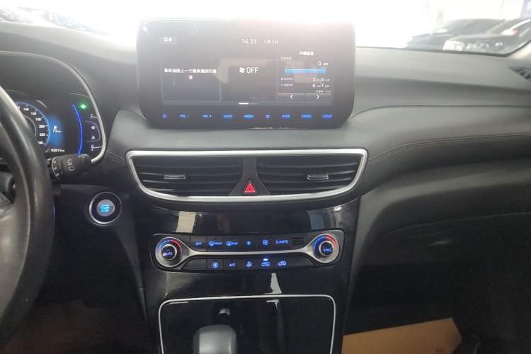 Used Hyundai Tucson 2019 280TGDi Dual-Clutch Two-Wheel Drive Fashion Edition China VI Standard Audio And AC Panel