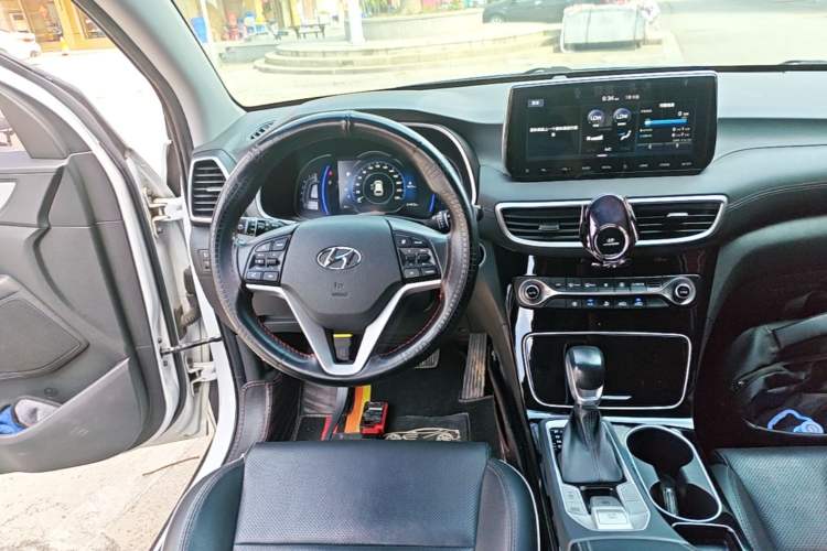 Used Hyundai Tucson 2019 280TGDi Dual-Clutch Two-Wheel Drive Fashion Edition China VI Standard Audio And AC Panel