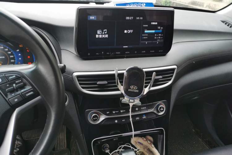 Used Hyundai Tucson 2019 280TGDi Dual-Clutch Two-Wheel Drive Luxury Edition China V Standard Audio And AC Panel