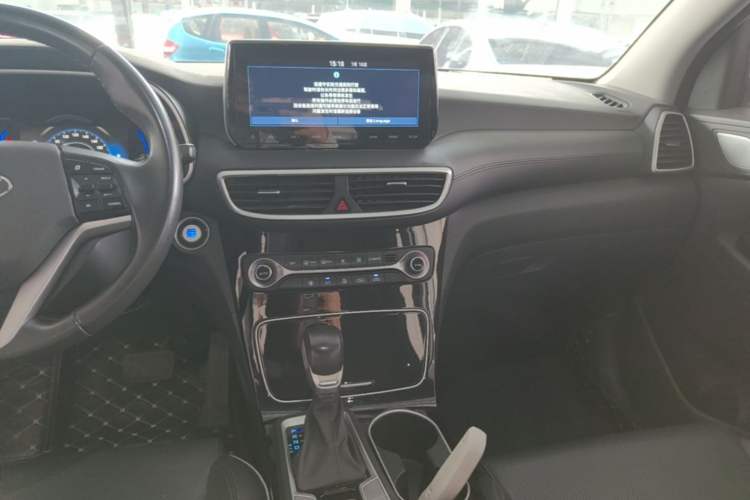 Used Hyundai Tucson 2019 280TGDi Dual-Clutch Two-Wheel Drive Fashion Edition China VI Standard Audio And AC Panel