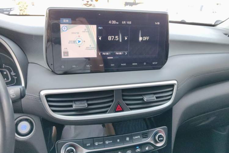 Used Hyundai Tucson 2019 280TGDi Dual-Clutch Two-Wheel Drive Smart Connect Version China V Standard Audio And AC Panel