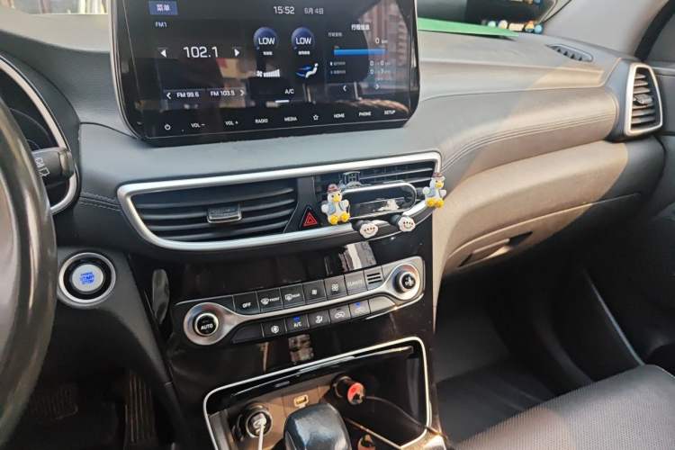 Used Hyundai Tucson 2019 280TGDi Dual-Clutch Two-Wheel Drive Fashion Edition China VI Standard Audio And AC Panel