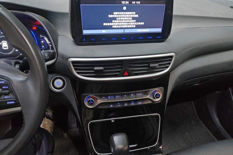 Used Hyundai Tucson 2019 280TGDi Dual-Clutch Two-Wheel Drive Fashion Edition China VI Standard Audio And AC Panel