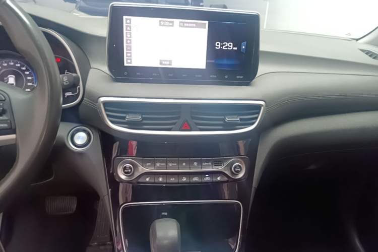 Used Hyundai Tucson 2019 280TGDi Dual-Clutch Two-Wheel Drive Smart Connect Version China V Standard Audio And AC Panel