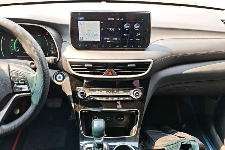 Used Hyundai Tucson 2019 280TGDi Dual-Clutch Two-Wheel Drive Smart Connect Version China VI Audio And AC Panel