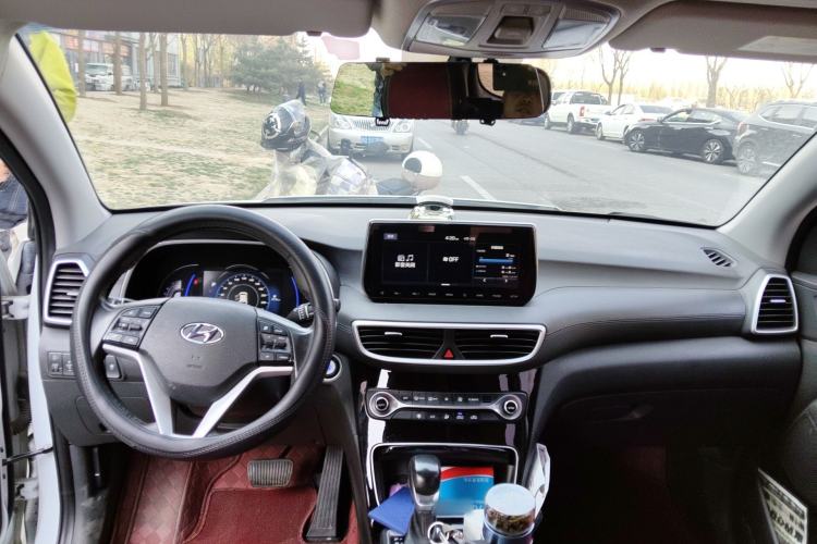 Used Hyundai Tucson 2019 280TGDi Dual-Clutch Two-Wheel Drive Fashion Edition China VI Standard Center Console