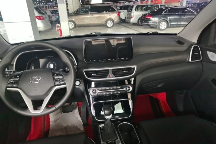 Used Hyundai Tucson 2019 280TGDi Dual-Clutch Two-Wheel Drive Fashion Edition China VI Standard Center Console