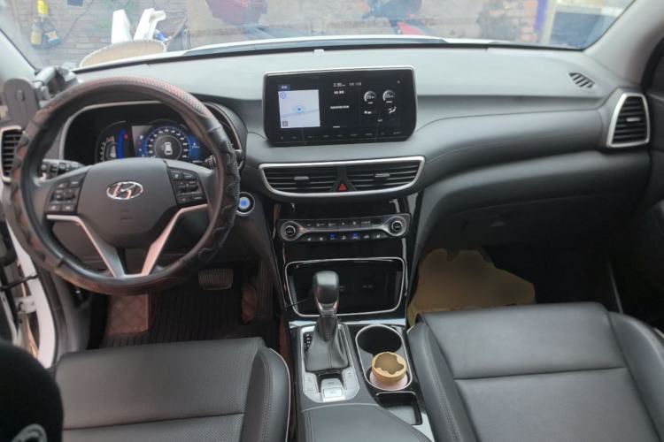 Used Hyundai Tucson 2019 280TGDi Dual-Clutch Two-Wheel Drive Smart Connect Version China VI Center Console
